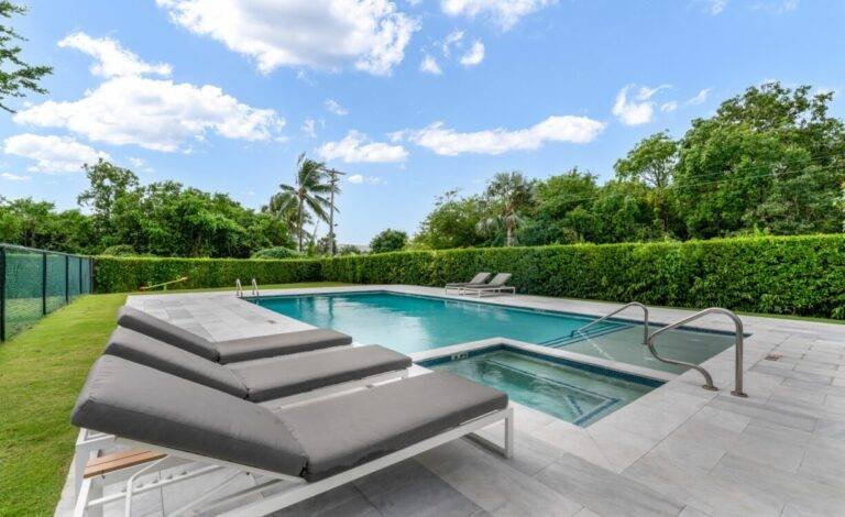 170810221525 KateRyley Vivi11 PropertyCaymanRealEstateRESIZED 1225x750 1